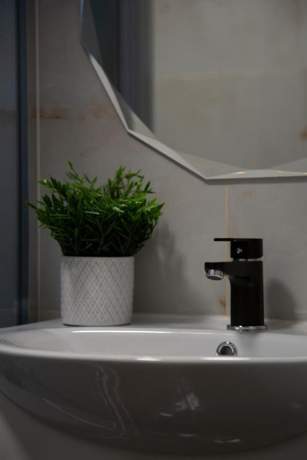 Stylish Quentin Apartment In The King Street Βουδαπέστη Εξωτερικό φωτογραφία